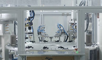 汽车行业全自动组装注塑线